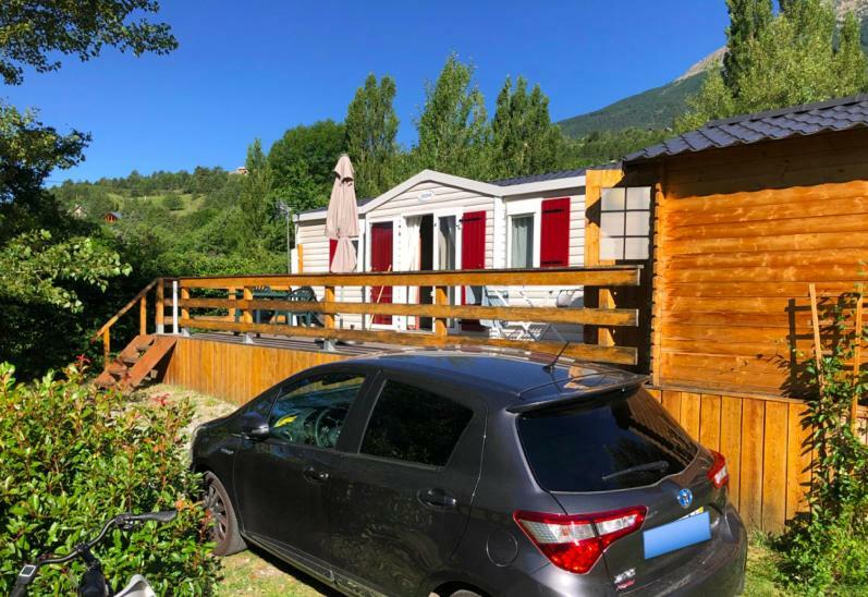 Mobil Home Proche Du Plan D'Eau D'Embrun Exterior photo